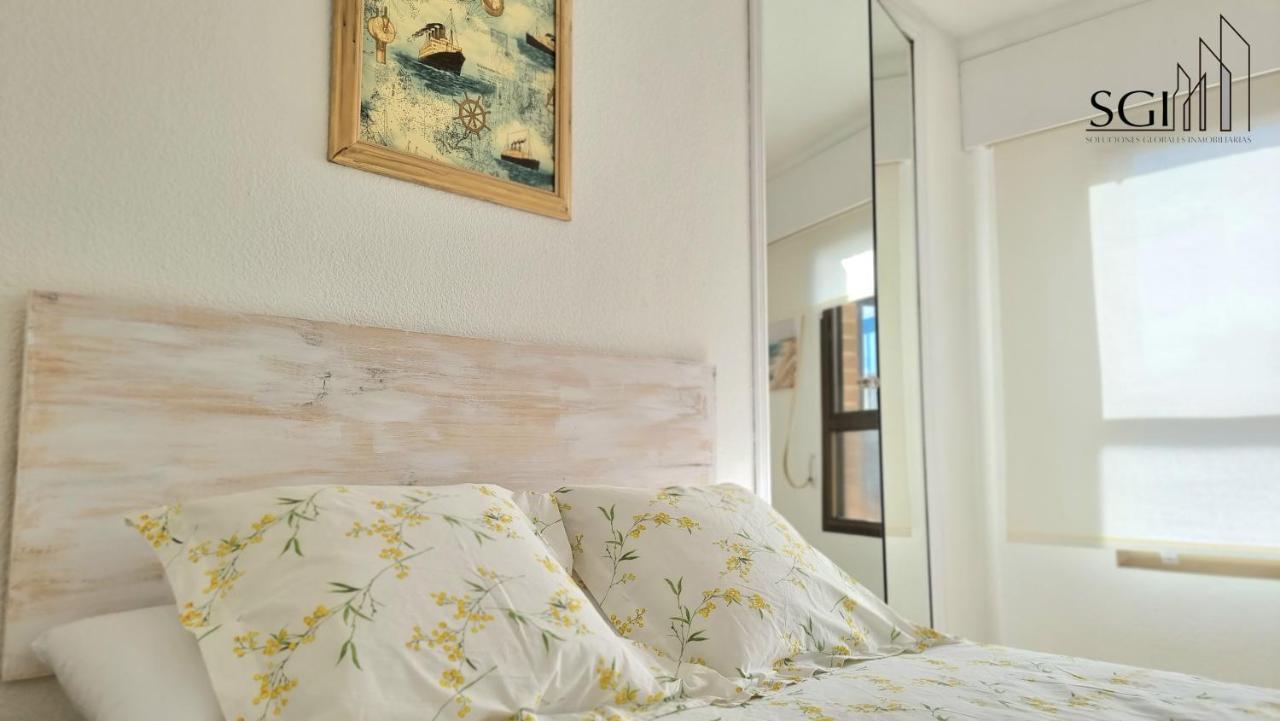 Magnifico Y Acogedor Apartamento- Wifi- A 5 Minutos De La Playa ฟีเนสตรัต ภายนอก รูปภาพ