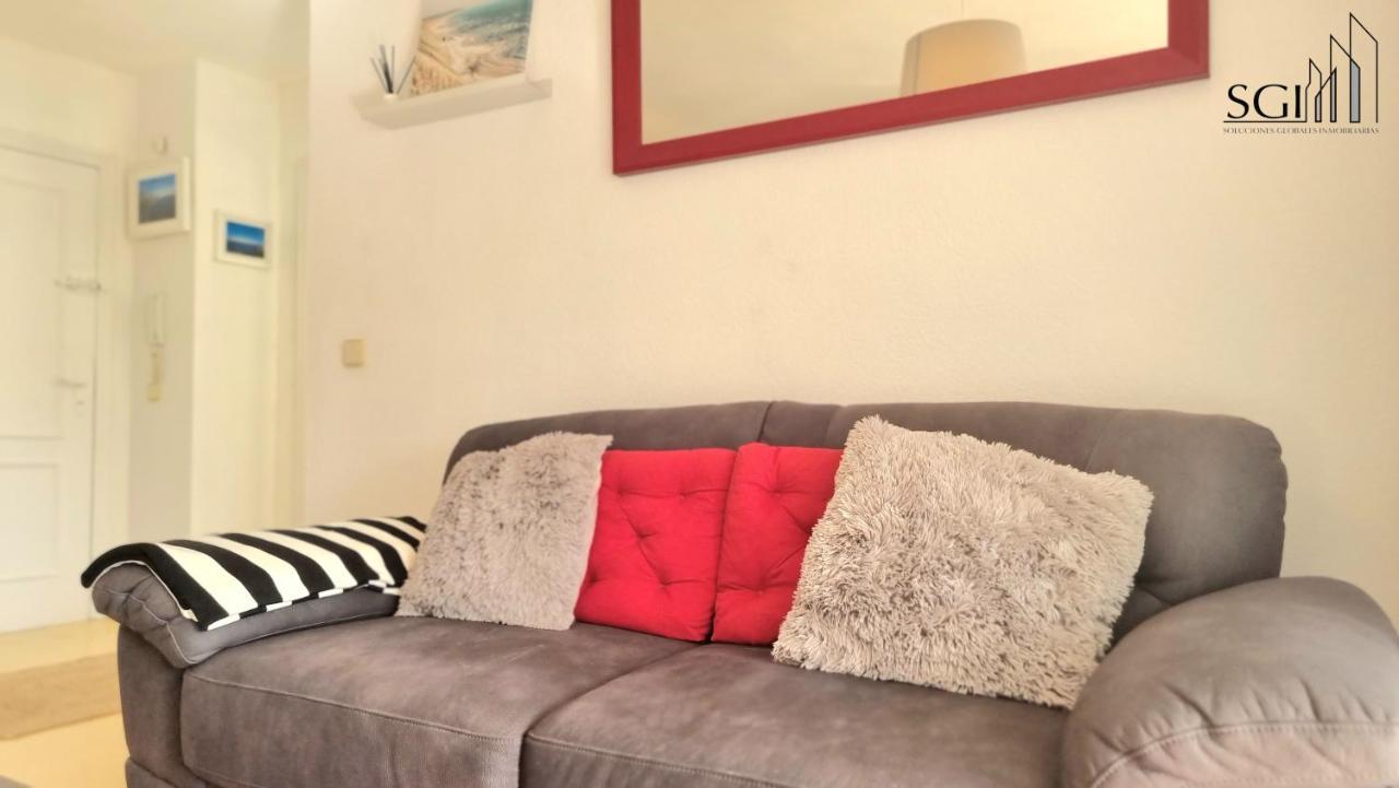 Magnifico Y Acogedor Apartamento- Wifi- A 5 Minutos De La Playa ฟีเนสตรัต ภายนอก รูปภาพ