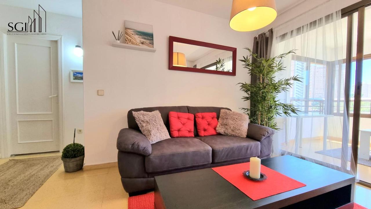 Magnifico Y Acogedor Apartamento- Wifi- A 5 Minutos De La Playa ฟีเนสตรัต ภายนอก รูปภาพ